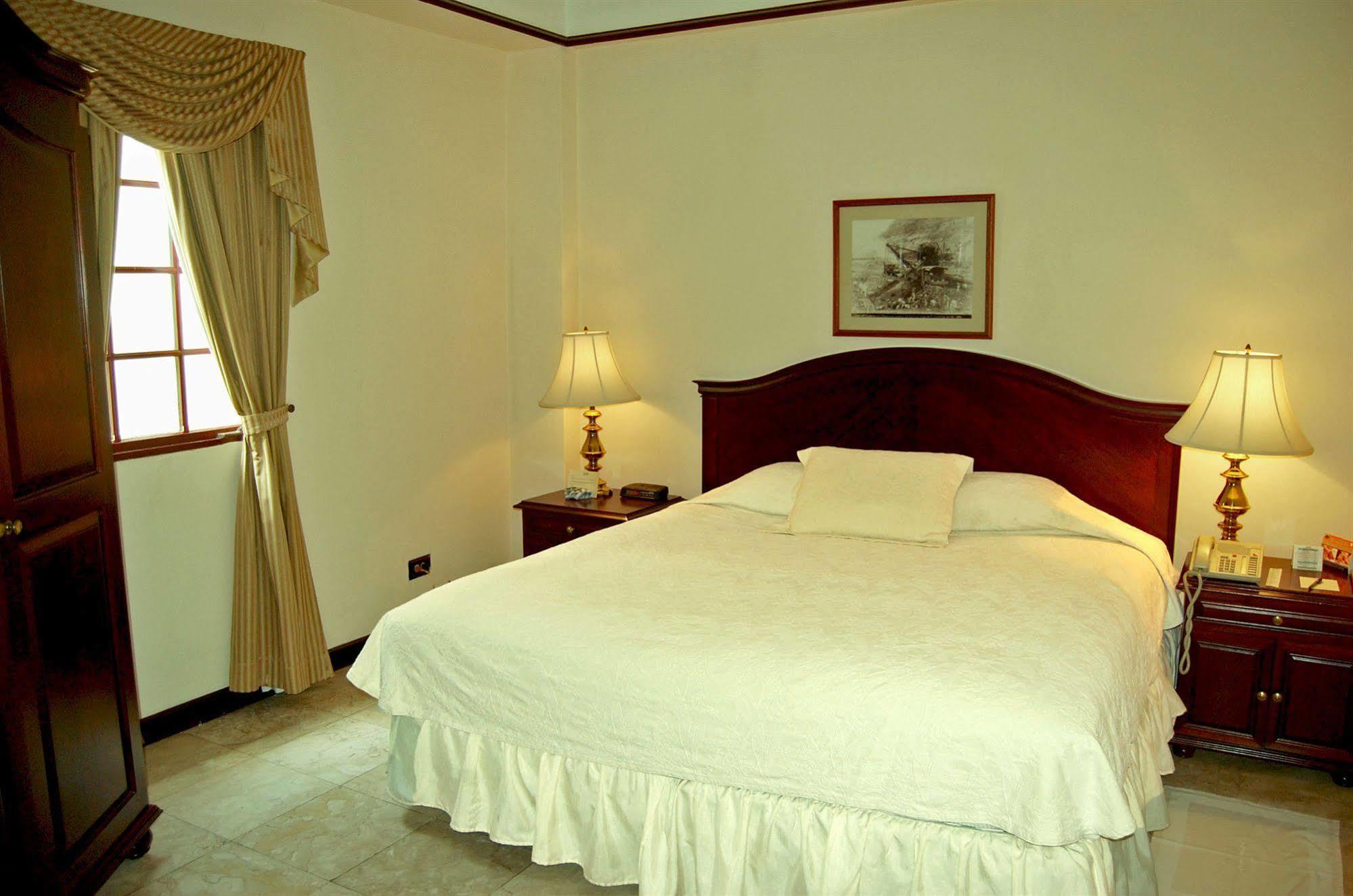 Deville Hotel Панама Экстерьер фото